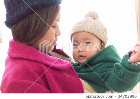 1 year old, child, whelp 34702990