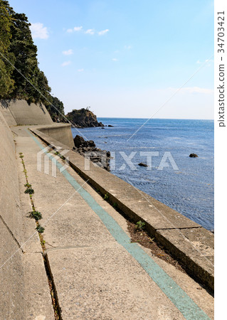 Kashiwazaki promenade-Town difference between Ama and fisherman- 34703421
