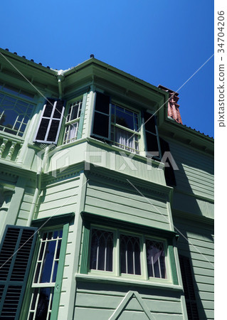 Moe's House 34704206