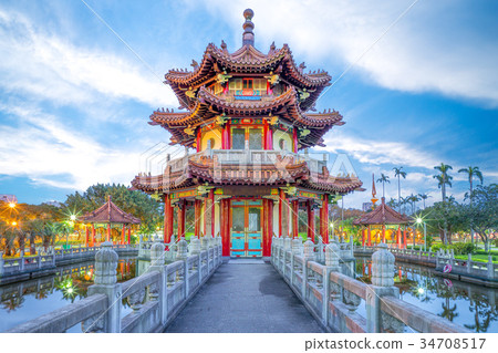 night view of 228 park in Taipei 34708517