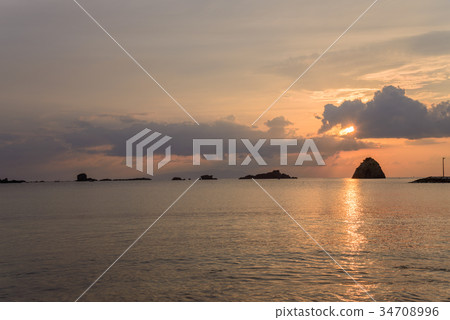 [Shimoda City, Shizuoka Prefecture] Dawn of Touraura Beach 34708996