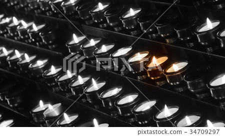 Candles in a church 34709297