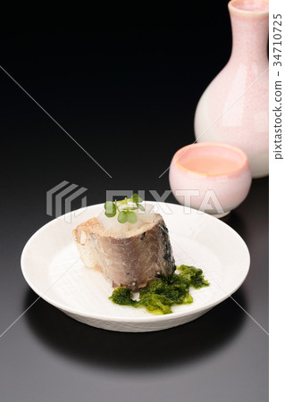 充滿水煮鯖魚（鯖魚罐頭）和切碎的白蘿蔔♪ 34710725