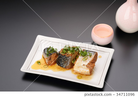 A cup of miso with mackerel 34711096