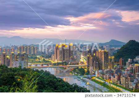 skyline of taipei city 34713174
