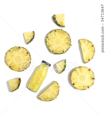 Fresh pineapple drinks and pineapple Fresh pineapple drinks and pineapple 34713647