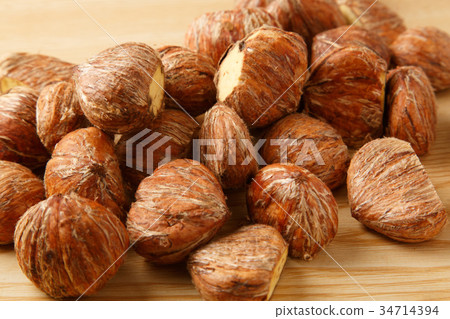 去皮栗子有澀的皮膚 34714394