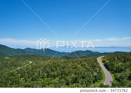 Kuniko Island and Shiretoko crossing road 34715762