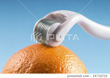 Dermaroller for medical micro needling therapy. 34718720