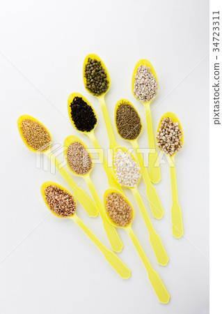 Sorghum, millet, sesame, black rice, brown rice, glutinous rice, chrysanthemum, mung bean, barley, yulmu 34723311