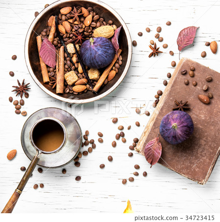 roasted coffee beans roasted coffee beans 34723415