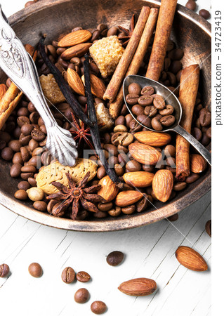 roasted coffee beans roasted coffee beans 34723419