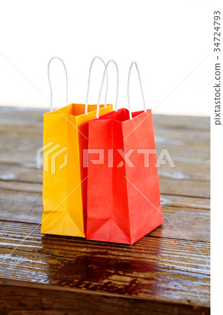 兩個紙袋 兩個紙袋 34724793
