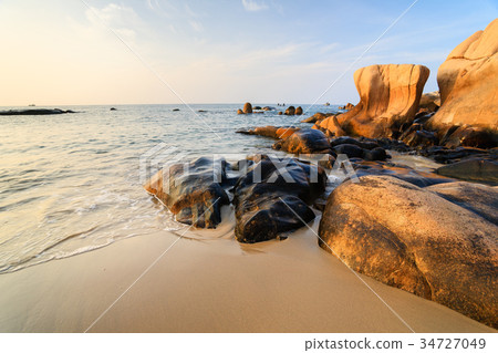 Co Thach beach in early morning, Binh Thuan 34727049