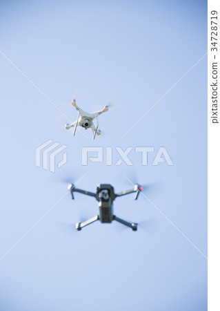 兩架無人機飛行 34728719