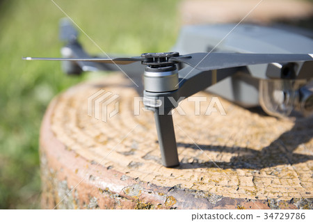 Setting drone 34729786