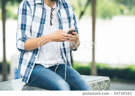 Music from the app 34730383