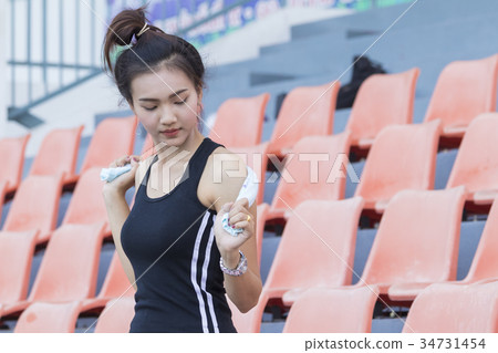 Sport woman warm up Sport woman warm up 34731454