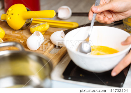 the confectioner whipped eggs the confectioner whipped eggs 34732304