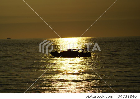 Setting sun Setting sun 34732840