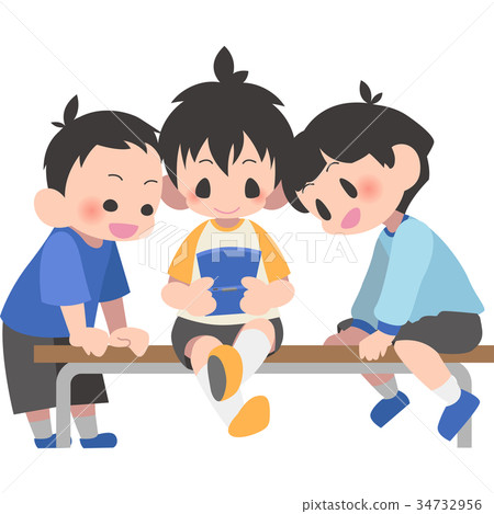 孩子們在長凳上玩遊戲 34732956