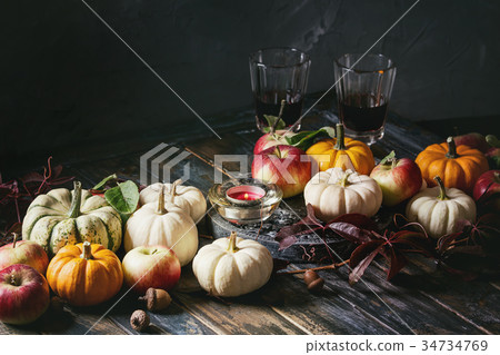 Holiday table decoration 34734769