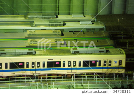 Train stopping at Karakida branch office Train stopping at Karakida branch office 34738311