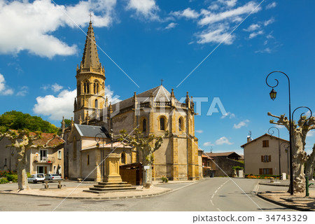 Church of Saint-Michel in Lestelle-de-Saint-Martory 34743329