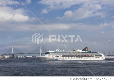 Super Starvargo準備在Yamashita碼頭上登陸 34743702