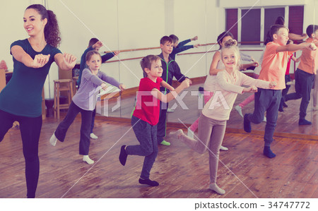 Children dancing contemp in studio smiling and having fun 34747772