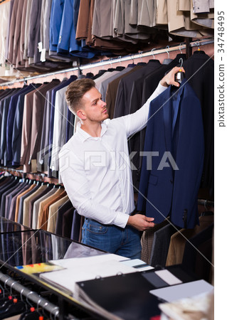 Guy, suit, shopper 34748495