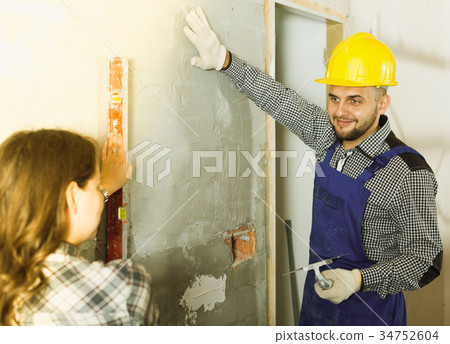 Customer is talking about what worker done Customer is talking about what worker done 34752604