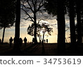 People waiting for the morning sun 34753619