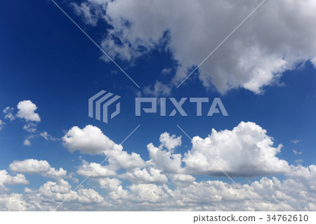 Cloud on blue sky in the daytime. Cloud on blue sky in the daytime. 34762610