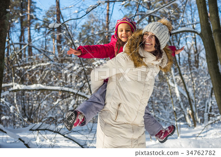 Happy daughter and mother 34762782