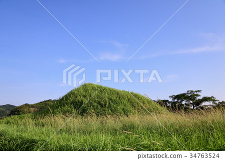Landscape with an old tumulus 34763524