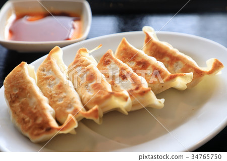 美味的烤餃子 美味的烤餃子 34765750