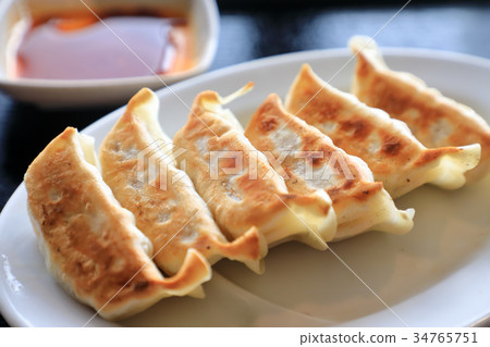 美味的烤餃子 美味的烤餃子 34765751