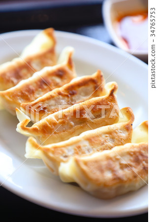 美味的烤餃子 美味的烤餃子 34765753