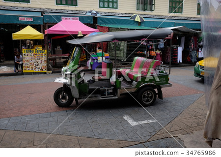 泰國曼谷Khaosan路的Tuk Tuk 泰國曼谷Khaosan路的Tuk Tuk 34765986
