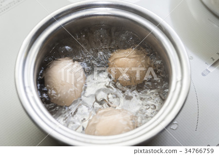 Boil the eggs Boil the eggs 34766759