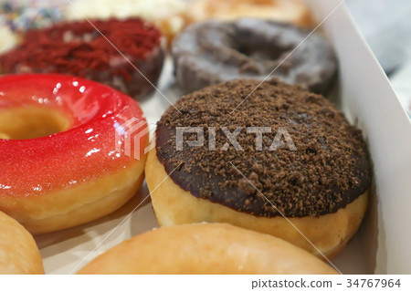 donut or doughnut donut or doughnut 34767964