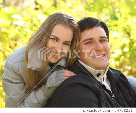 Happy smiling couple 34768231