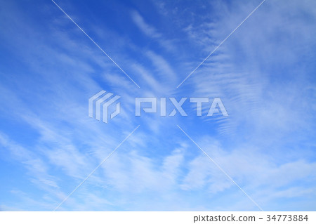 清新的秋天天空 清新的秋天天空 34773884