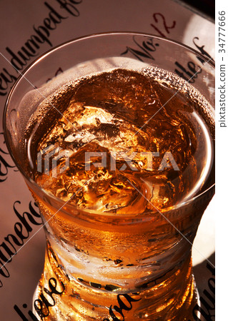 Scarlet whiskey Scarlet whiskey 34777666