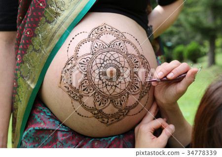 Maternity body art 34778339