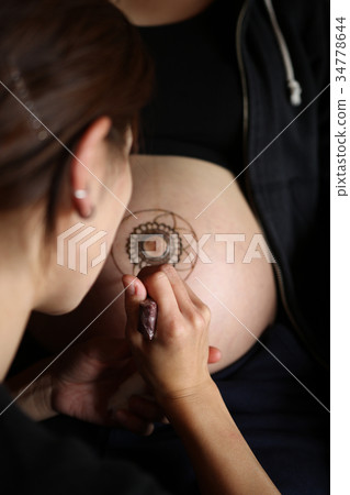 Maternity body art 34778644