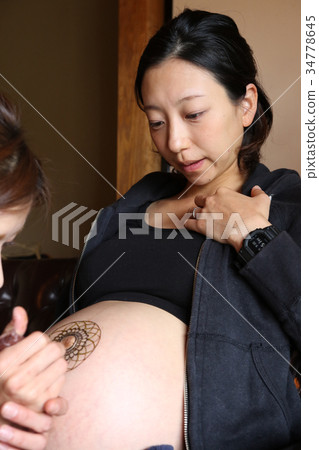 Maternity body art Maternity body art 34778645