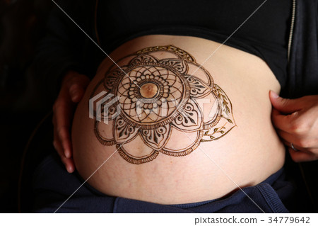 Maternity body art 34779642