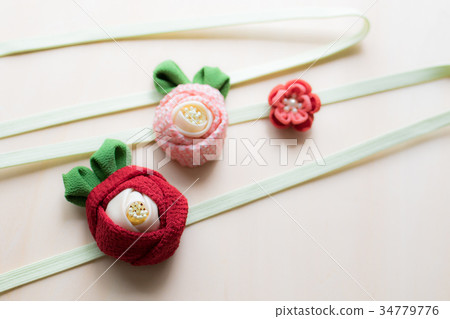 Obi tightening and chopsticks 34779776